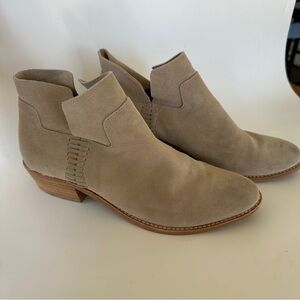Dolce Vita Women's Light Taupe Stitched Ankle Booties Size 8.5